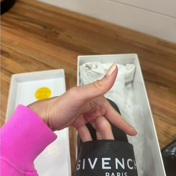 Givenchy Logo print rubber slides - Picture 1 of 7